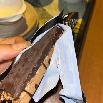Kapalı Ambalajda Satın Alınan Ülker Protein Bar’dan Kurt Çıkması