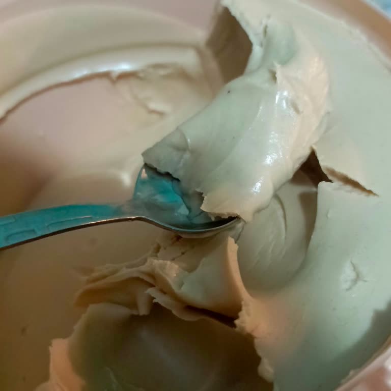 Torku Sütlü Fındık Kremasında Hijyen Şoku: Ambalajdan Siyah Parça Çıktı