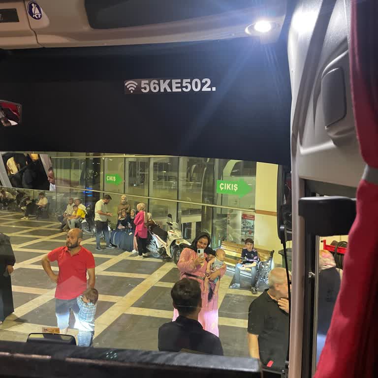 Otobüs Gecikmesi Ve İlgisiz Firma Yetkilileri Nedeniyle Mağduriyet