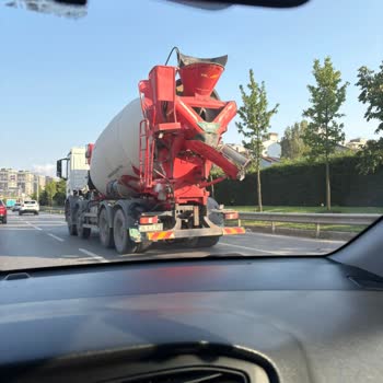 Albayrak Beton Mikseri Aracıma Çarpıp Kaçtı, Masraflarım Karşılanmıyor