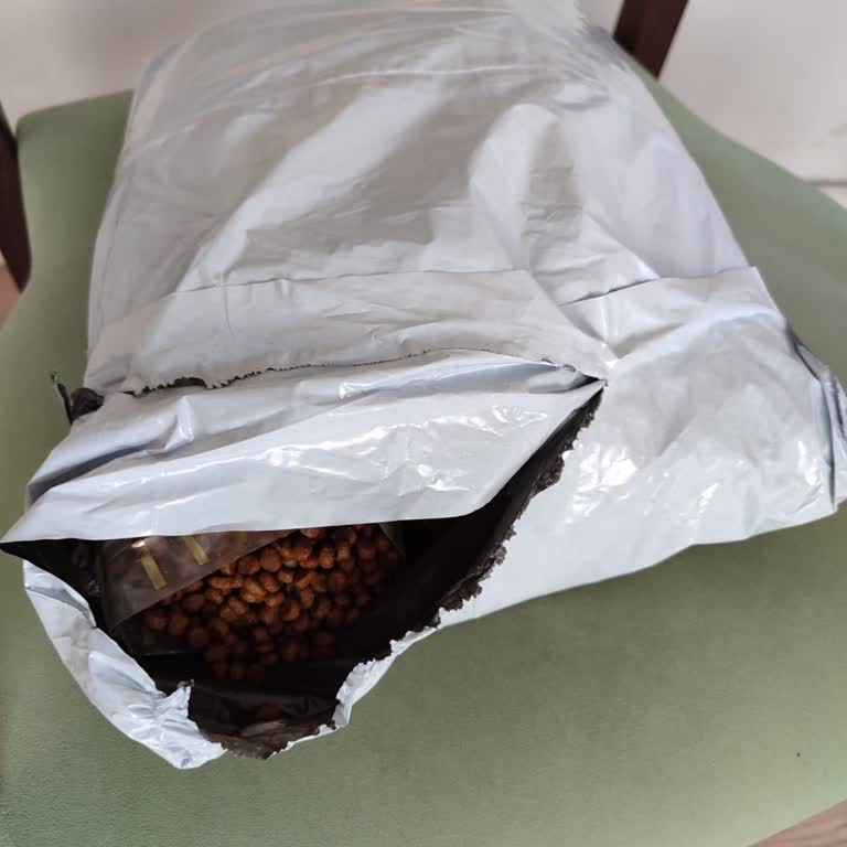 Yanlış Ve Açık Paketlenmiş Kedi Maması, Yetersiz Müşteri Hizmeti