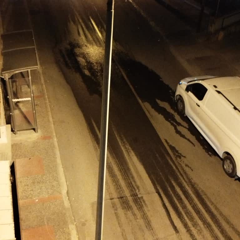 İzmir Büyükşehir Belediyesi İZSU Su Kaçağına Çözüm Üretemiyor, Mağduriyet Artıyor