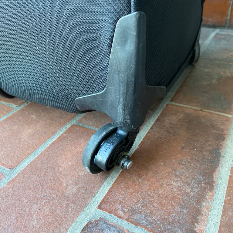 THY İle İlk Kullanımda Hasar Gören Yeni Bavuluma Adil Çözüm Alamıyorum