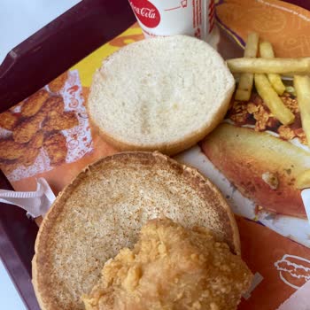 Görselle Uyuşmayan Ve Lezzetsiz Hamburger Deneyimi