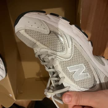 Kısa Sürede Yıpranan Ayakkabı Ve Olumsuz Garanti Süreci