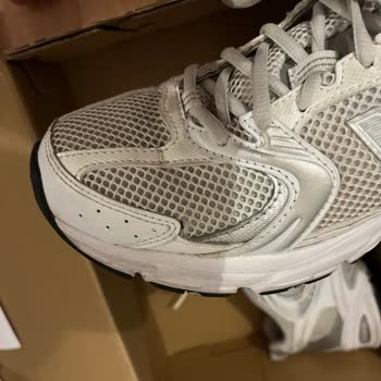 Kısa Sürede Yırtılan Ayakkabı Ve İlgisiz Mağaza Yaklaşımı