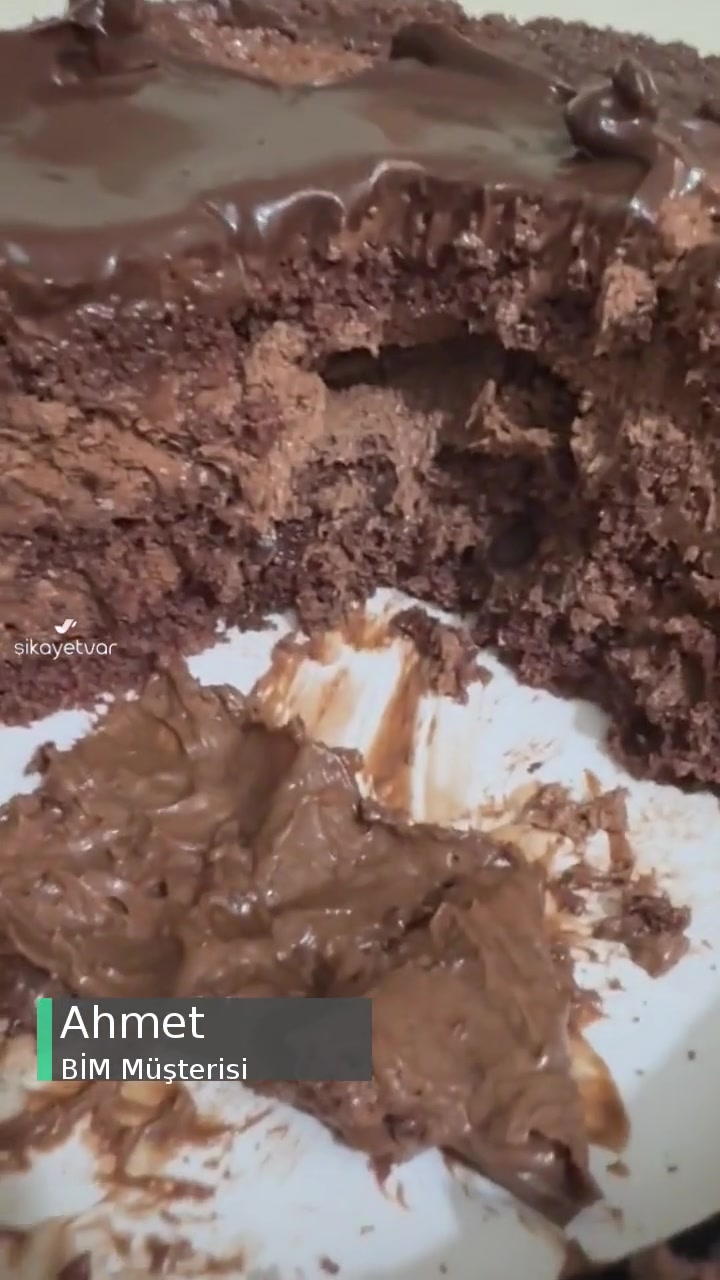 BİM Osmanoğlu Pastasının İçerisinden Yabancı Madde Çıktı videonun kapak resmi