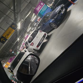 İstanbul Havalimanı Otoparkında Uygunsuz Park Sorunu Ve Güvenlik Tehlikesi