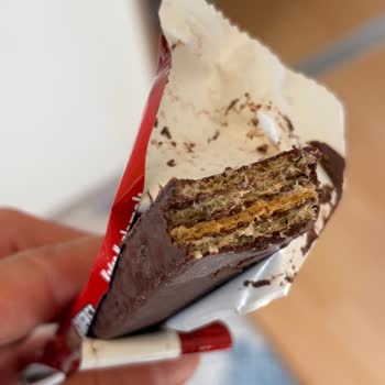 Torku Çikolatalı Gofretlerde Tat Ve Sertlik Problemi