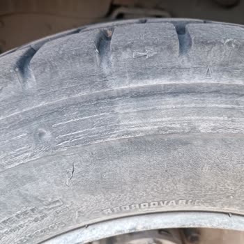 Lassa İki Yıl İçinde Lastiklerde Oluşan Yarıklar Ve Aşınmalar Hayal Kırıklığı Yarattı