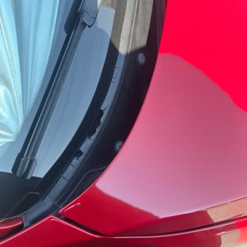 BMW 118i Ön Cam Fitili Eridi, Su Sızıntısı Ve Mağduriyet Yaşıyorum