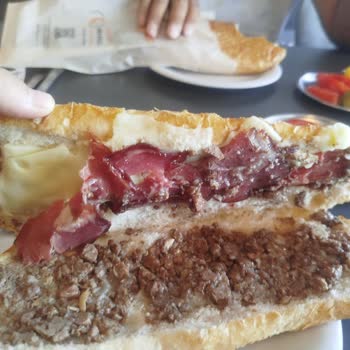 Kötü Hizmet, Hijyen Sorunu Ve Gecikmeli Servis Nedeniyle Mağduriyet