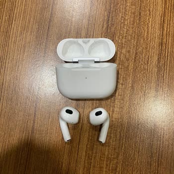 Garanti Süresince Tekrarlayan Airpods Sağ Kulaklık Sorunu Ve Servis Desteği Eksikliği