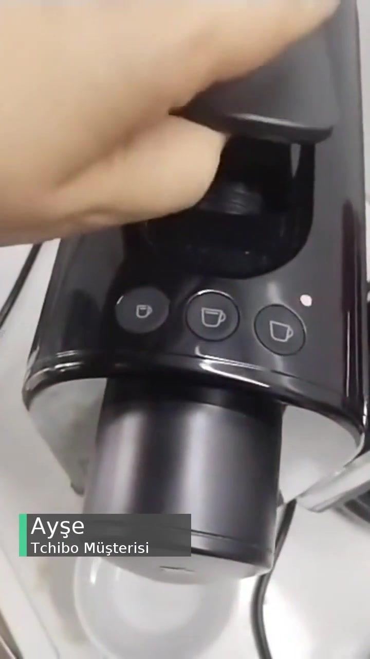 Tchibo Kırmızı Işık Yanıp Sönüyor videonun kapak resmi