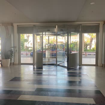 Kötü Hijyen Ve İlgisizlik Nedeniyle Otele Girişten Kısa Süre Sonra Ayrıldım