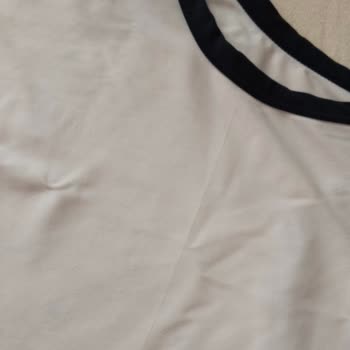 Yeni Alınan Crop Body İlk Yıkamada Renk Attı Ve Tüylenme Oluştu