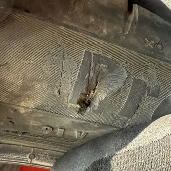 Kısa Sürede Parçalanan Lastiğin Garanti Kapsamında Değişimi Reddedildi