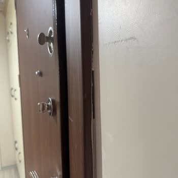 Hasarlı Kapı, İlgisiz Servis: İki Haftadır Çözüm Bekliyorum!