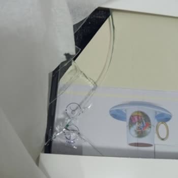 Kargoda Kırılan Akvaryum Ve Sürat Kargo'nun Sorumluluk Almaması