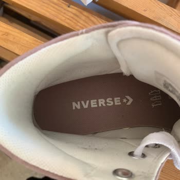 Kısa Sürede Deforme Olan Converse Ayakkabı Ve Kusurlu Ürün Teslimatı