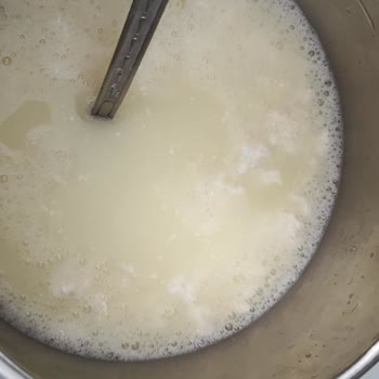 Süt Kalitesiz Çıktı, Mağaza Çalışanı Çözüm Yerine Suçladı Ve İlgisiz Davrandı