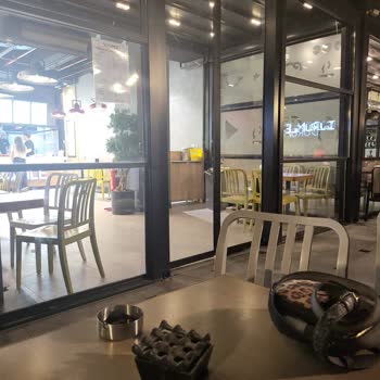 Dürümle Hijyen Eksikliği ve İlgisiz Çalışanlar Nedeniyle Kaşmir Şubesinde Kötü Deneyim Yaşadım