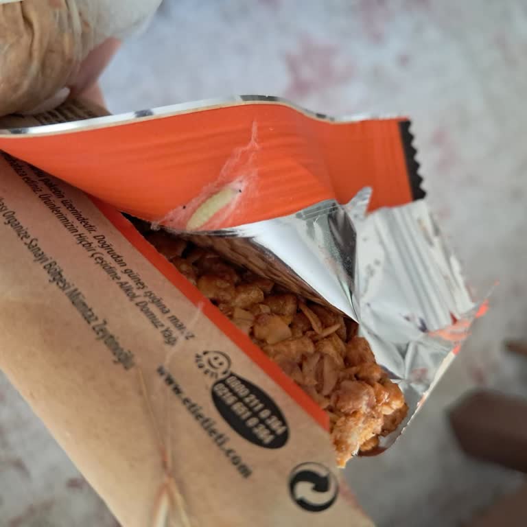 Eti Lifalif Yulaf Bar İçinden Kurt Çıkması Ve Müşteri Hizmetsizliği