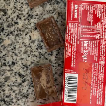 Çikolatada Beyaz Kabarcıklar Ve Tazelik Şüphesi