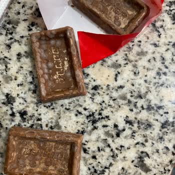 Çikolatada Beyaz Kabarcıklar Ve Tazelik Şüphesi