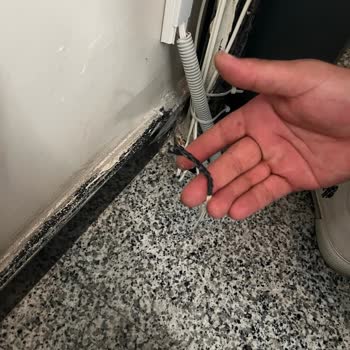 İnternet Kablomuz Yanlışlıkla Kesildi Kimse Yardımcı Olmuyor