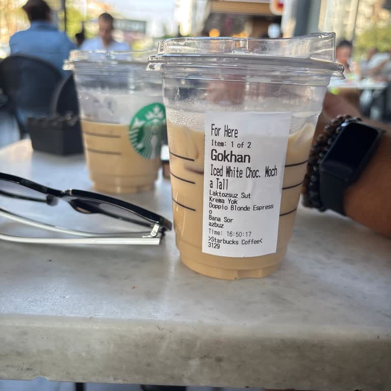 Starbucks Şubesinde Çalışanın Eşime Karşı Uygunsuz Davranışı Ve İlgisiz Mağaza Yönetimi