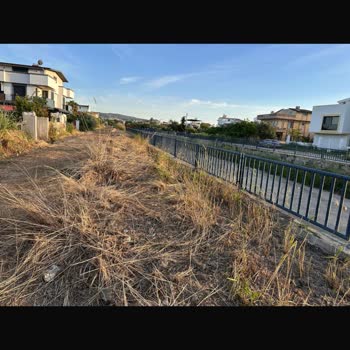 Urla Atatürk Mahallesi'nde Yıllardır Çözülemeyen Yol Ve Güvenlik Sorunu