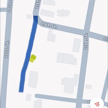 Urla Atatürk Mahallesi'nde Yıllardır Çözülemeyen Yol Ve Güvenlik Sorunu