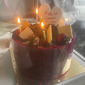 Bozuk Yaş Pasta Ve Çürük Meyveler İçin İade Talebim Karşılanmadı