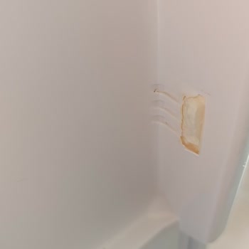 Garanti Kapsamındaki Buzdolabı Arızasına Ek Ücret Talebi Ve Malzeme Kalitesizliği