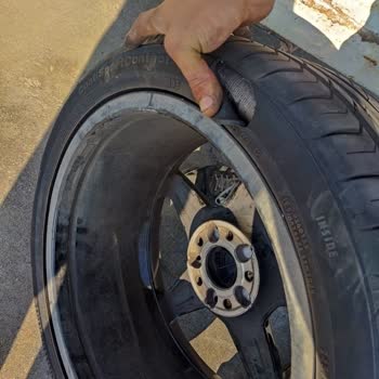 Sıfır Lastik Yolda Yarıldı Üretim Hatası Mağduriyeti