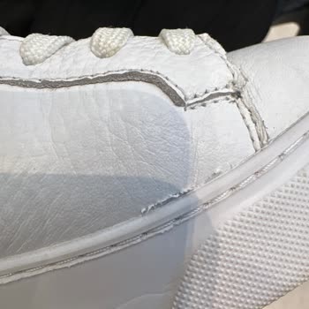 Kısa Sürede Derisi Soyulan Ayakkabı İçin Değişim Talebim Gerekçesiz Reddedildi