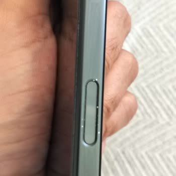 İphone 16'nın Boyası Soyuluyor, Garanti Kapsamında Destek Verilmiyor