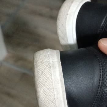 Deichmann Mağazasında Kaplama Garantisi Sorunlu, Kirli Ayakkabıya Çözüm Yok