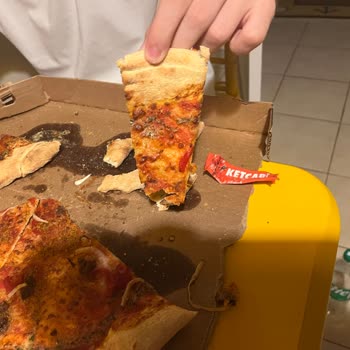 Domino's Konyalım Pizza'da Malzeme Eksikliği Ve Hayal Kırıklığı