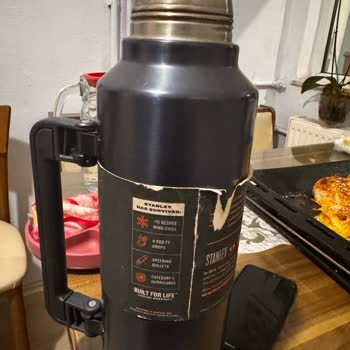 Amazon Kendi Deposundan Kullanılmış Stanley Gönderdi