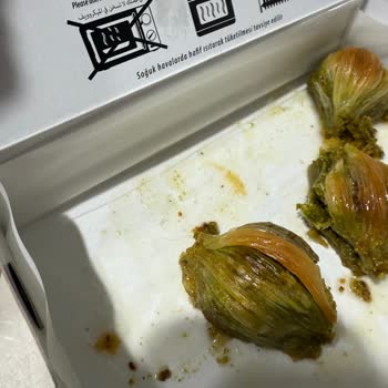 Midye Tatlısında Kıl Şoku: Hijyen Sorunu Ve Ücret İadesi Talebi