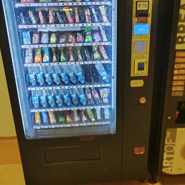 Hastane Otomatı Paramı Yuttu, İletişim Bilgisi Yok Ve Çözüm Sunulmadı