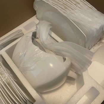 Kırık Teslim Edilen Yemek Takımı 3 Aydır Değiştirilmiyor