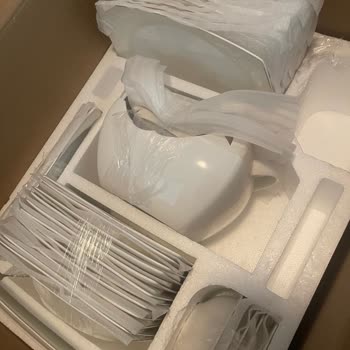 Kırık Teslim Edilen Yemek Takımı 3 Aydır Değiştirilmiyor