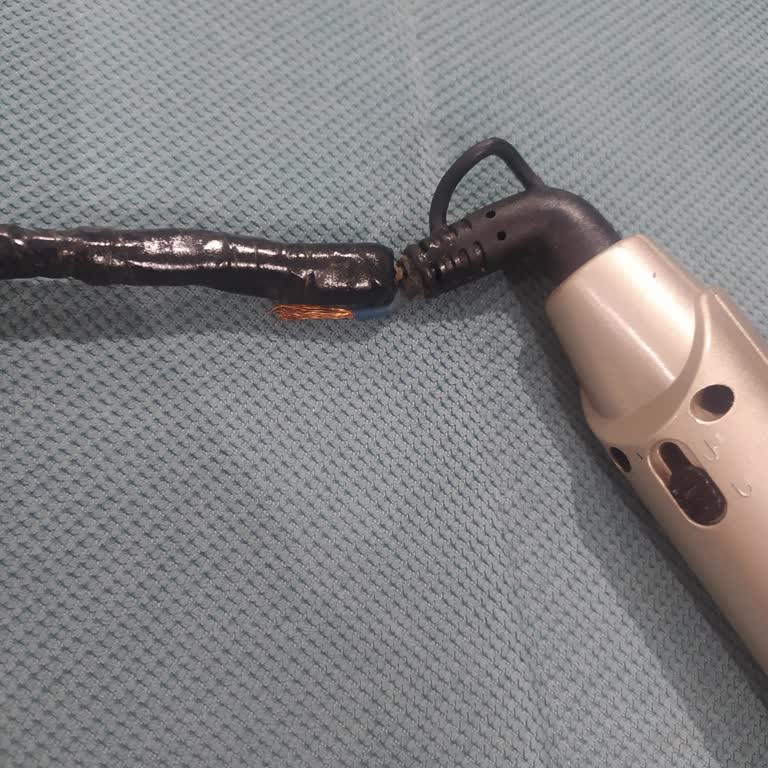 Onarımdan Sonra Elektrik Çarpan Saç Düzleştirici Hayati Tehlike Yarattı