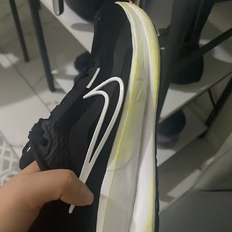 Kısa Sürede Renk Değişimi Yaşayan Nike Ayakkabı İçin Değişim Veya İade Talebi