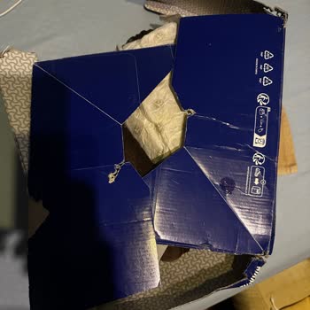 Siparişimde Kutu Hasarlı Geldi, Çözüm Sunulmadı Mağduriyetim Giderilsin