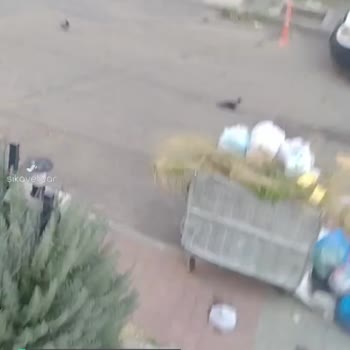 Maltepe Belediyesi Garaj Önüne Konteyner Koyuyorsunuz, Araçlar Garajda Mahsur Kalıyor!