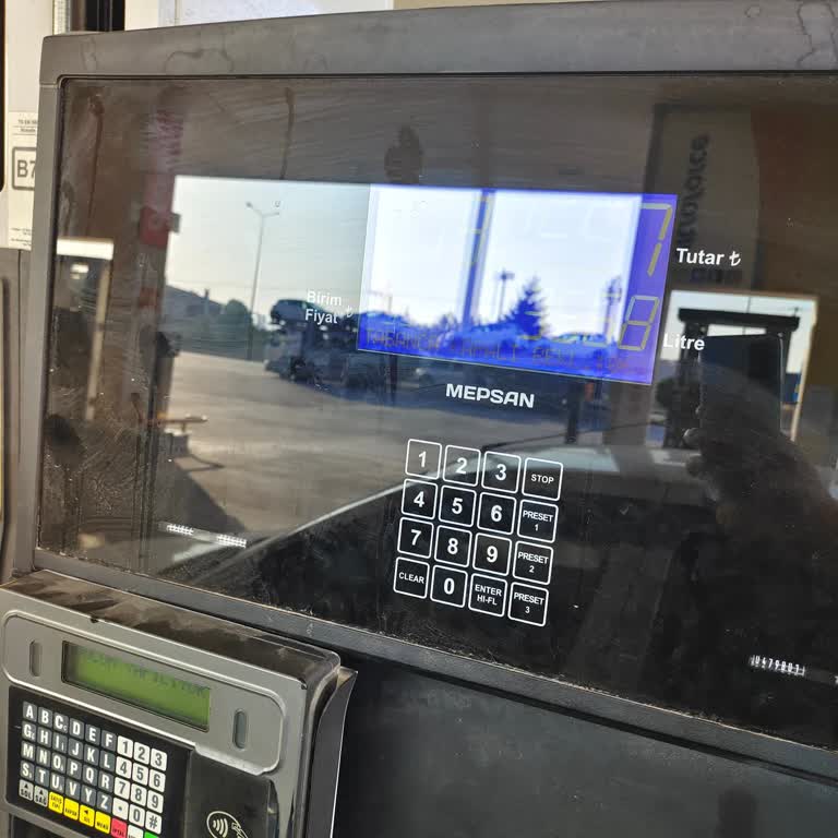 Opet İstasyonunda Haksız Yere Ek Ücret Alınması Ve İletişim Eksikliği